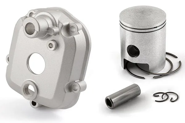 Culasse bi-partie en aluminium et piston bi-segments