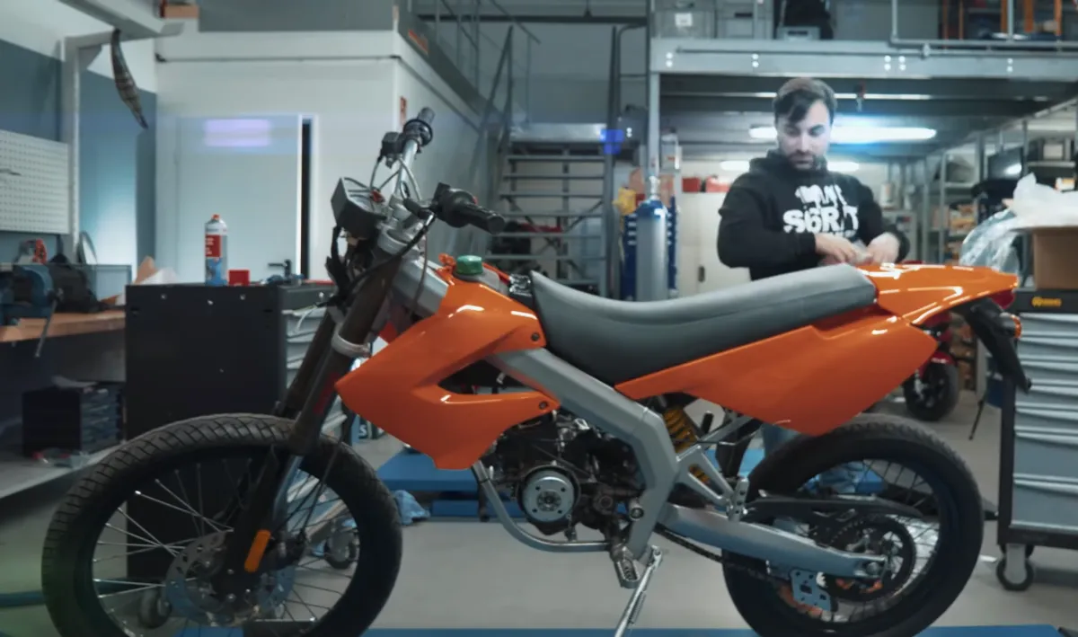 Derbi Senda R relookée par Maxiscoot !